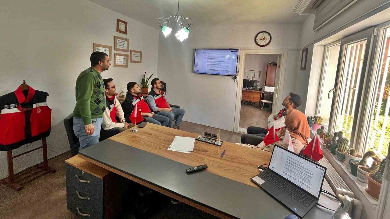 Şaphane ve Pazarlar'da 'Çiğ Süt Sağım Hijyeni' Eğitimi