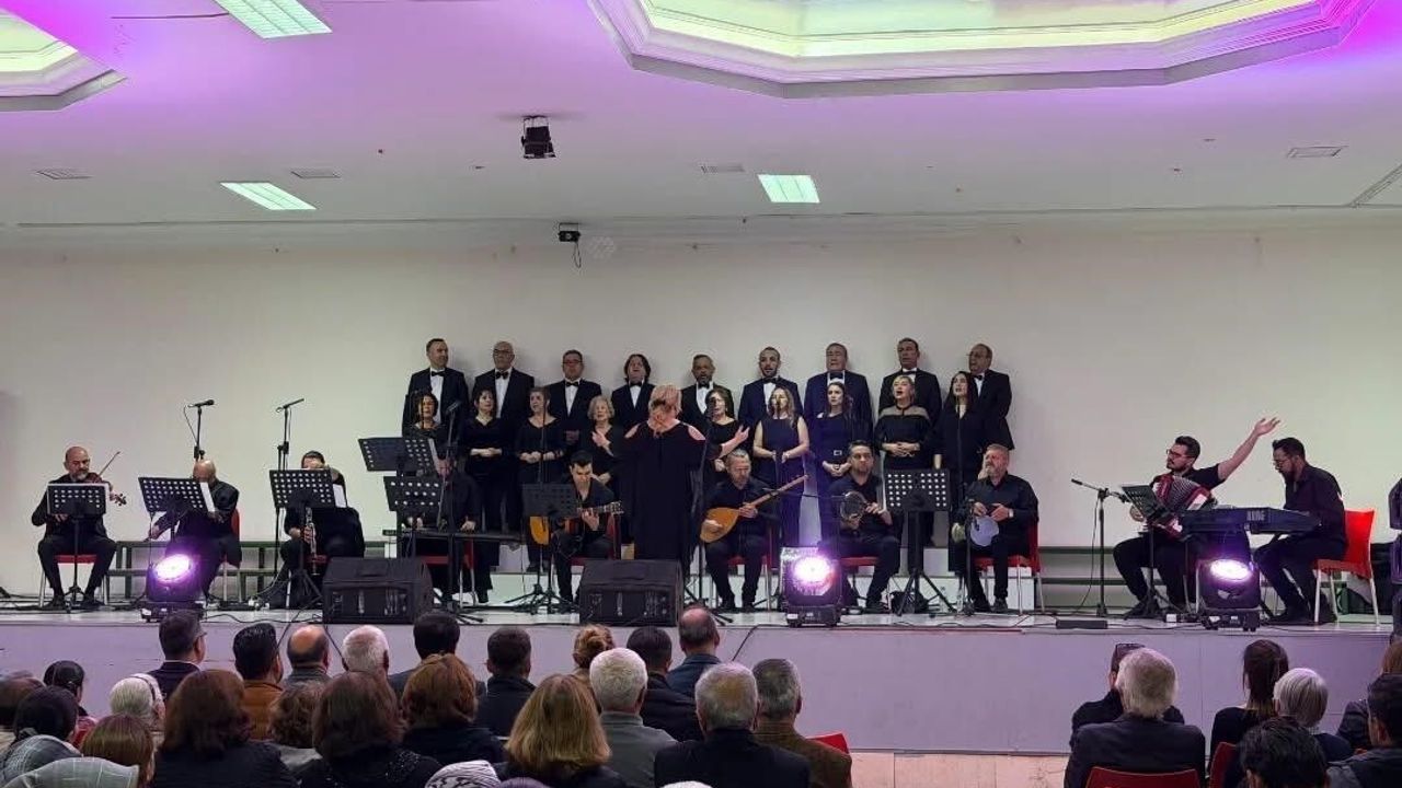 Sarıgöl'de Atatürk'ün Sevdiği Şarkılar Seslendirildi