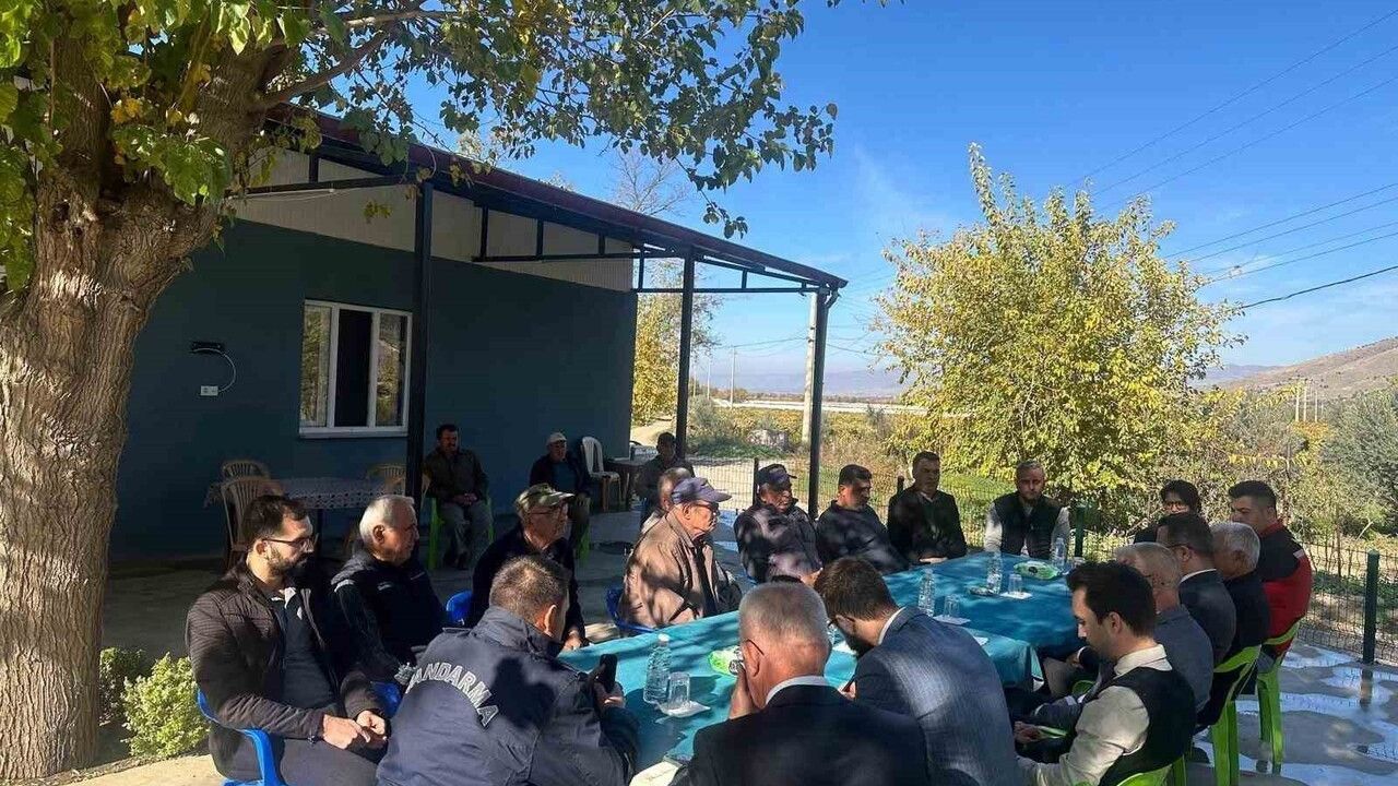 Sarıgöl Kaymakamı Halil Dalak Sığırtmaçlı Mahallesi’ni Ziyaret Etti