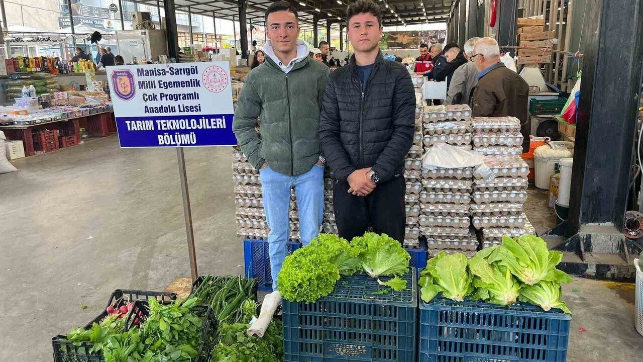 Sarıgöl Milli Egemenlik Çok Programlı Anadolu Lisesi: Öğrenciler Seradan Pazara Okula Gelir Sağlıyor