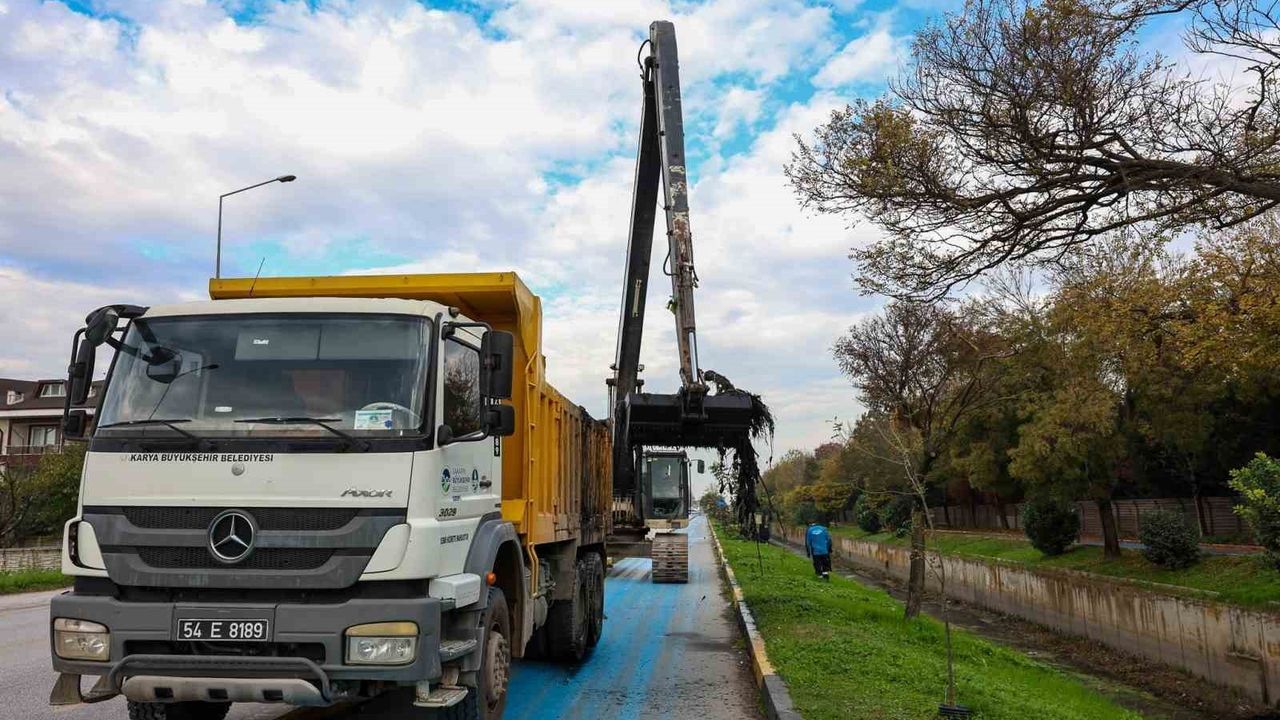 SASKİ'den Çark Deresi'ne Hayat: Islah ve Dip Çamuru Temizliği