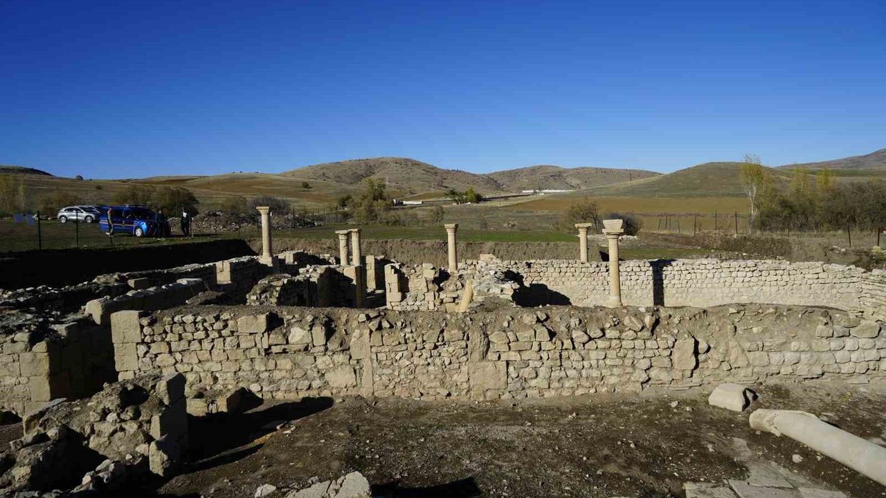 Satala'da 150 Yıl Sonra İsis Büstü Ortaya Çıktı