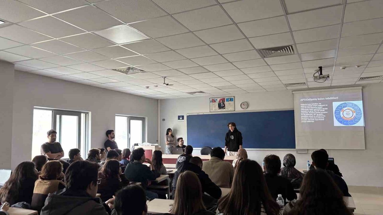 SAÜ'de Siber Kalkan: 'Siber Güvenliğe Giriş' ile Öğrenciler Hazırlanıyor