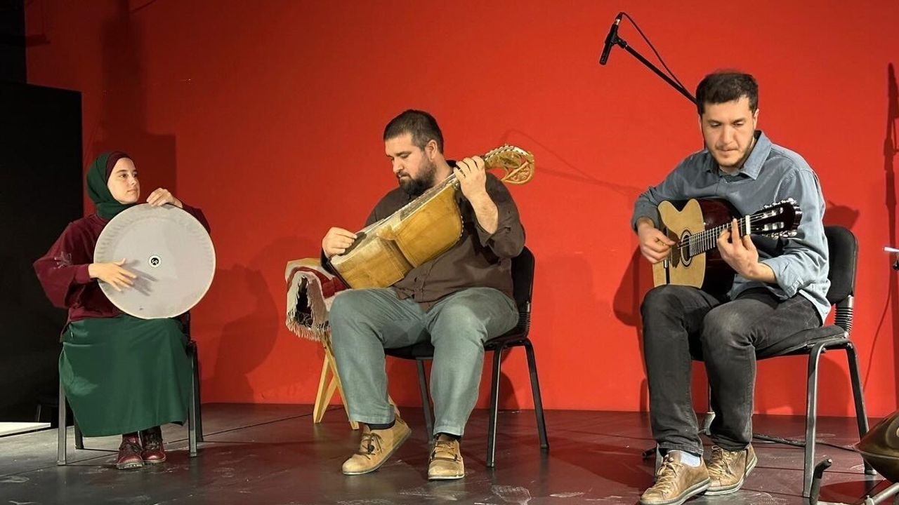 Sedat Anar Trio Nilüfer MEM Sahne'de: Anadolu ve Tasavvuf Modern Tınılarda