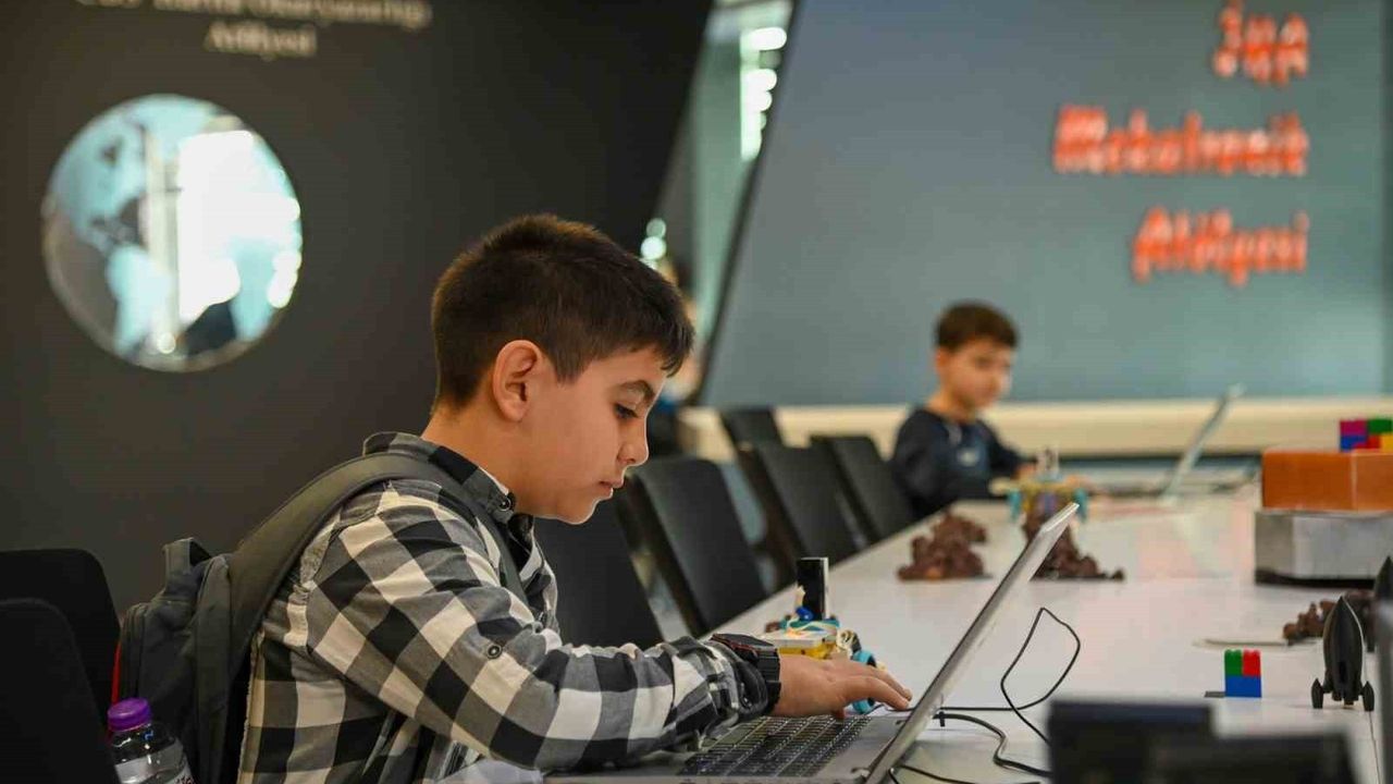 Selçuklu Gelişim ve Teknoloji Akademisi’nde Ara Tatilde 'Uzay ve Havacılık' Atölyeleri