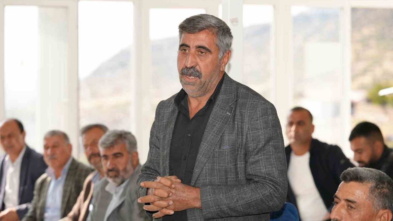 Serra Bucak Hazro'da Muhtarlarla Buluştu: Yol, Su ve Altyapı Talepleri