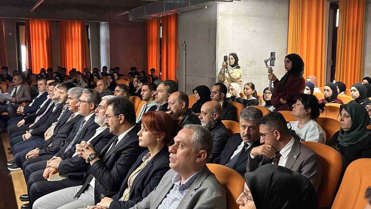 Sezai Karakoç 'Dirilişin Işığı' Hat Sergisiyle Vefatının 4. Yılında Anıldı