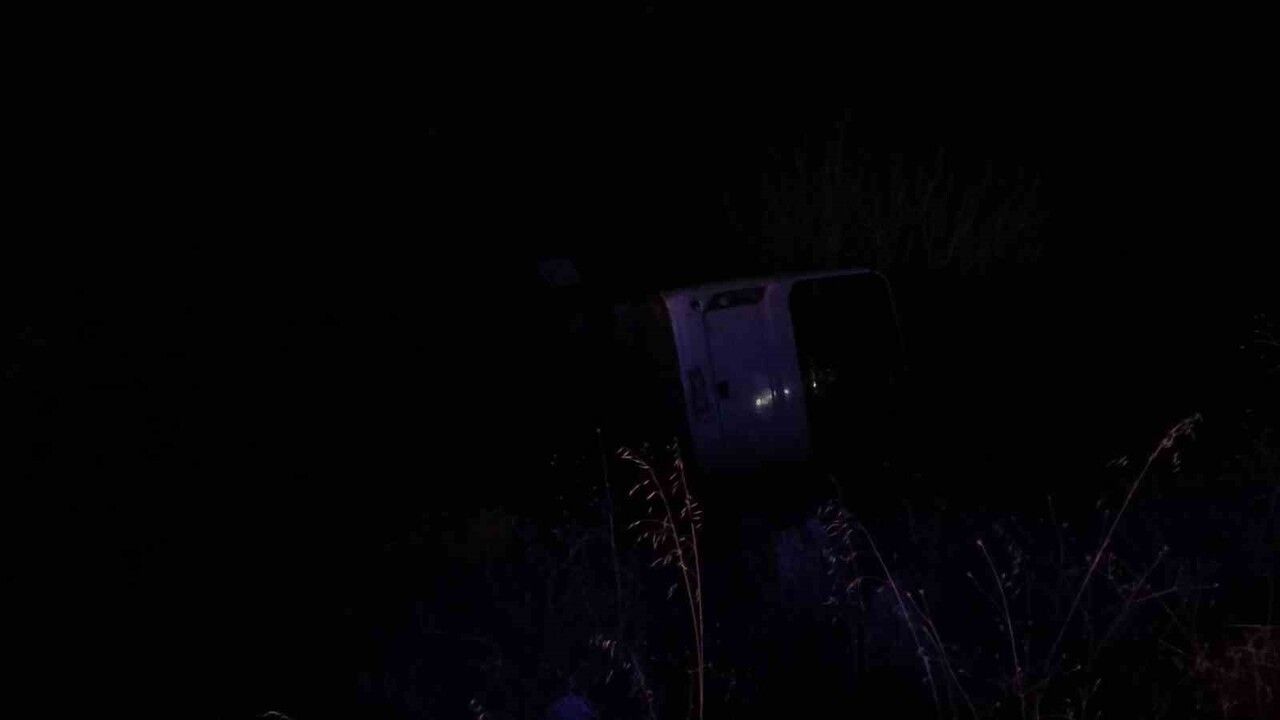 Siirt Şirvan'da İşçileri Taşıyan Otobüs Devrildi: 17 Yaralı