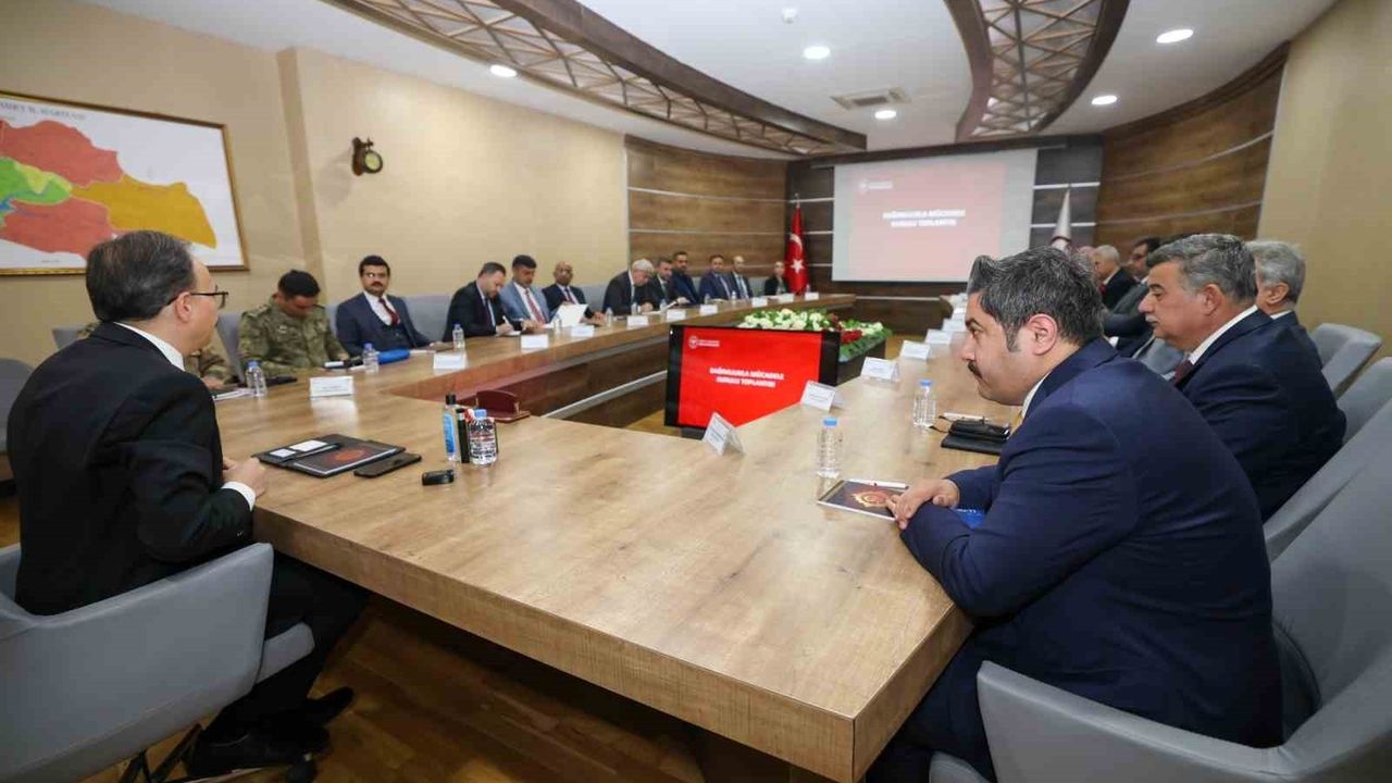 Siirt'te Bağımlılıkla Mücadele Toplantısı — Vali Kızılkaya Başkanlığında