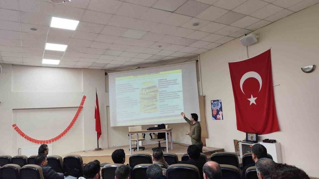 Siirt'te Çocuk Evleri Bakım Personeline Beslenme ve Hijyen Eğitimi