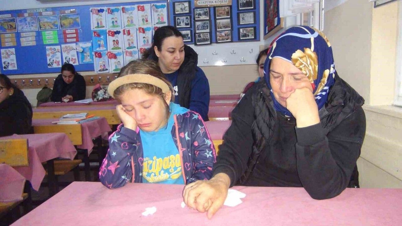 Silifke'de Öğretmen Gülşen Tınas Trafik Kazasında Yaşamını Yitirdi