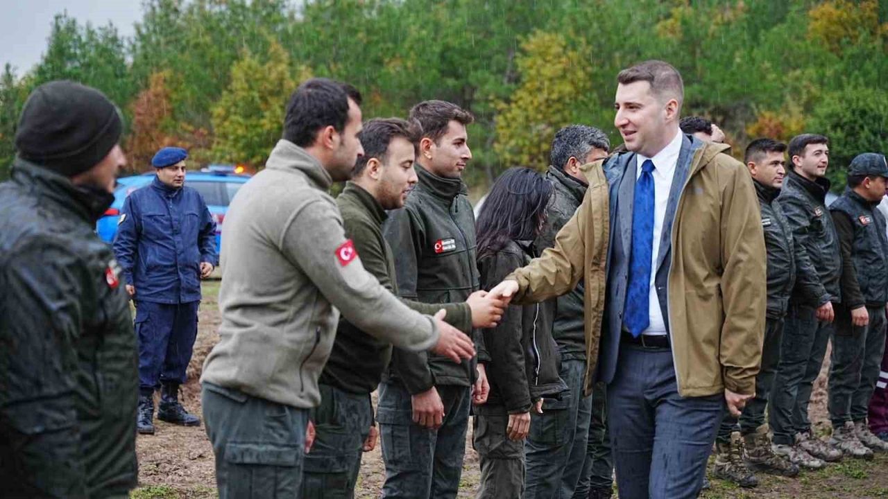 Sındırgı'da Milli Ağaçlandırma Günü'nde Binlerce Fidan Toprakla Buluştu