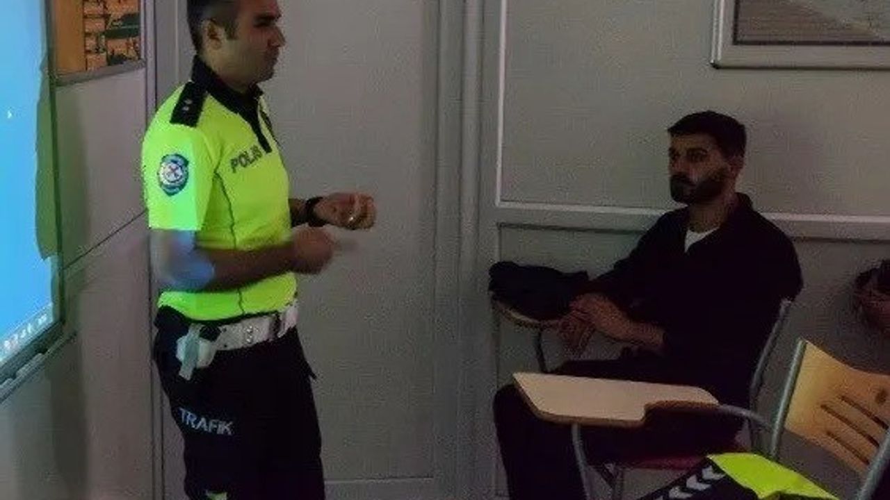 Sinop'ta Sürücü Adaylarına Motosiklet Trafik Eğitimi