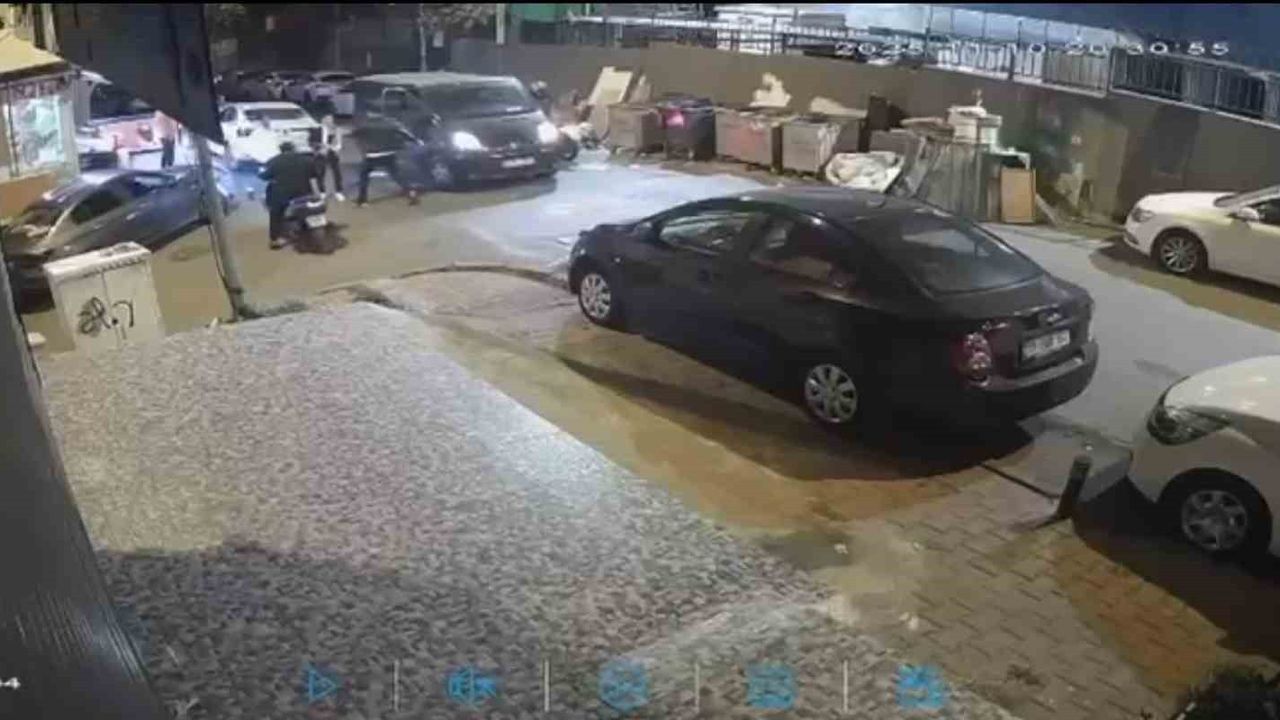 Şişli'de Yol Verme Kavgası: 2 Kişi Bıçaklandı — Kamera Kayıtları