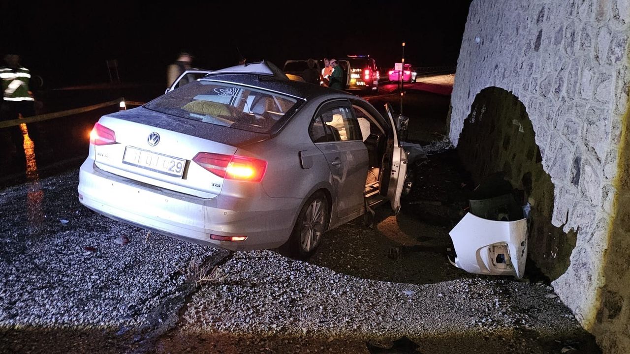 Sivas Suşehri'de Trafik Kazası: 1 Ölü, 2 Yaralı