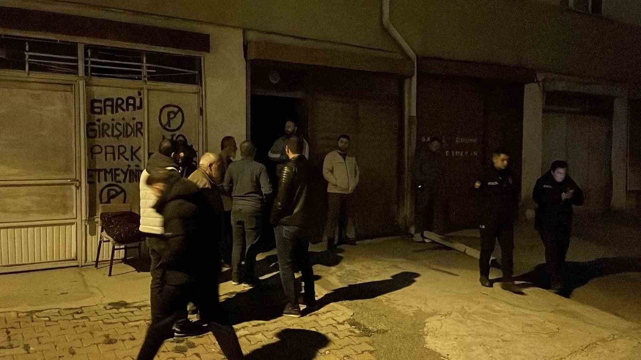 Sivas'ta Garajda Otomobil İçinde Ölü Bulundu