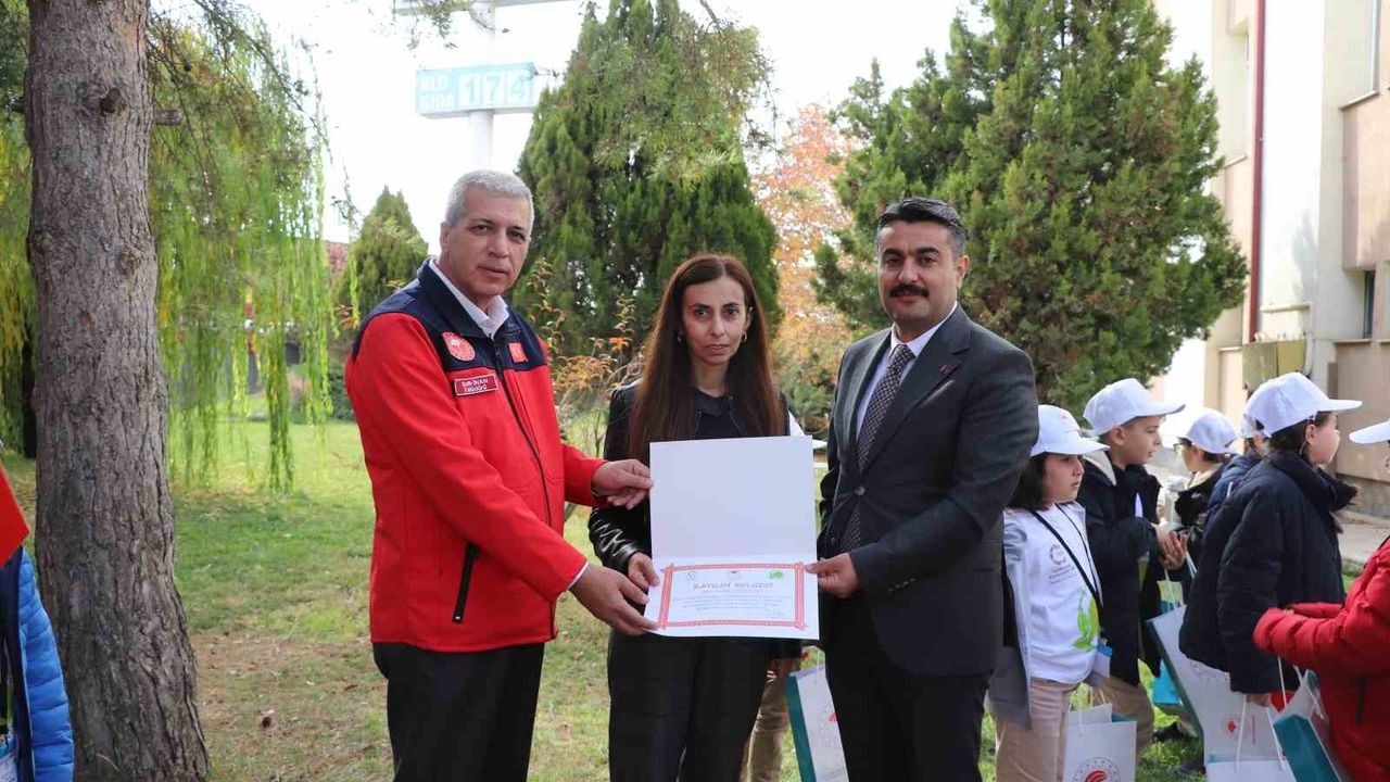 Sivas’ta Minikler 'Lider Çocuk Tarım Kampı'nda Tarhana ve Turşu Öğrendi