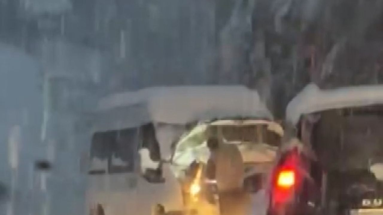 Sivas'ta Yoğun Kar ve Tipi: Bazı Kara Yolları Trafiğe Kapandı