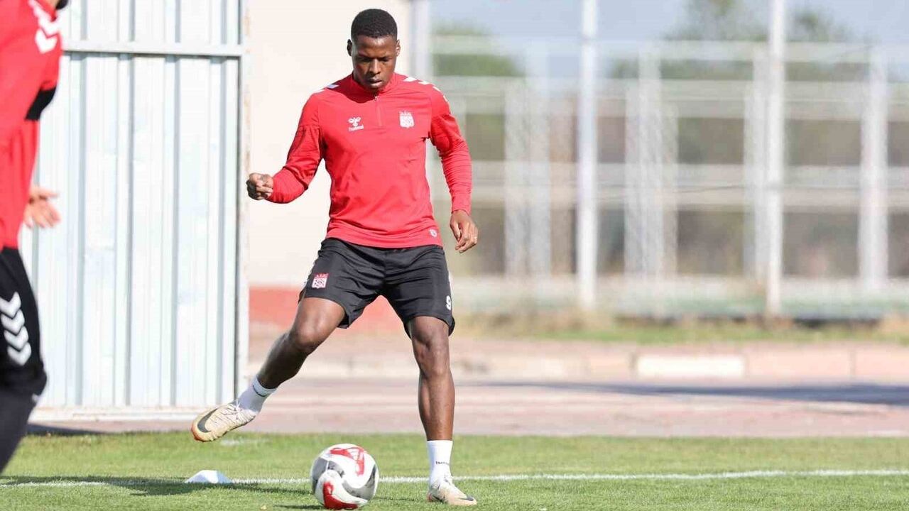 Sivasspor, Esenler Erokspor Maçı Öncesi Duran Top Çalıştı