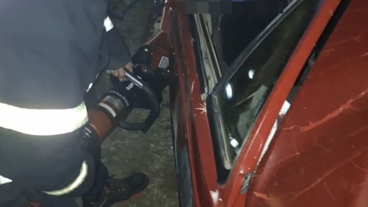 Siverek'te Otomobil Şarampole Devrildi: 1 Ölü