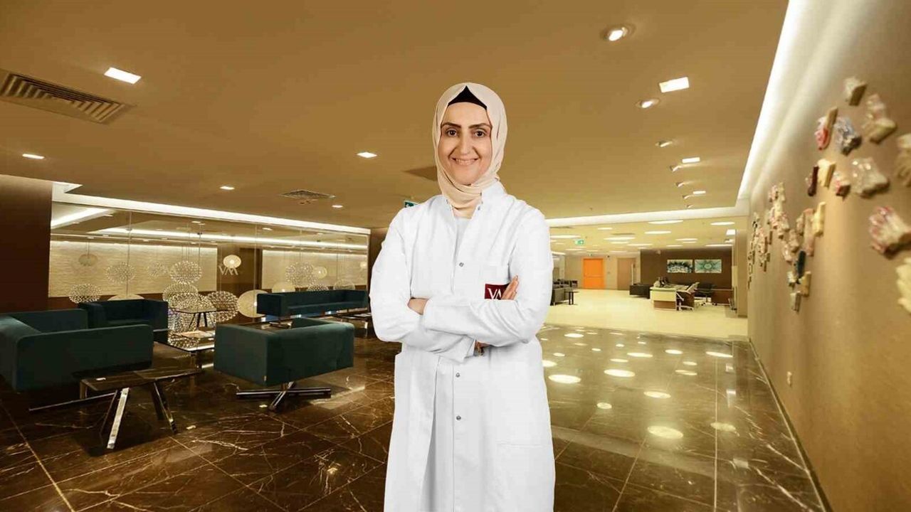 Skolyoz Ergenlikte Hızla İlerleyebilir — Erken Tanı Hayati