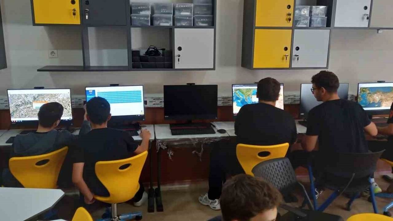 Söke Anadolu Lisesi'ne Yenilikçi Eğitim Sınıfı Kuruldu — 3D Yazıcı, Robotik ve VR