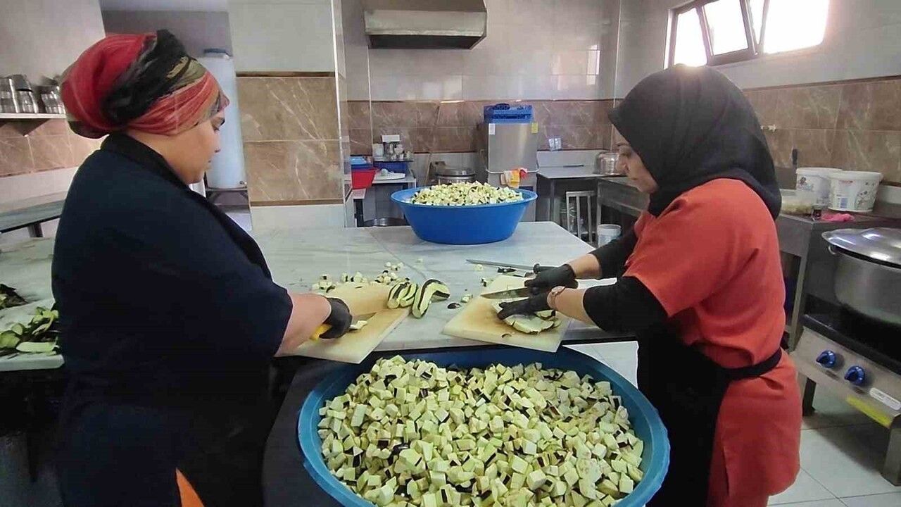 Sorgun'da Her Gün 700 Kişiye Ücretsiz Sıcak Yemek