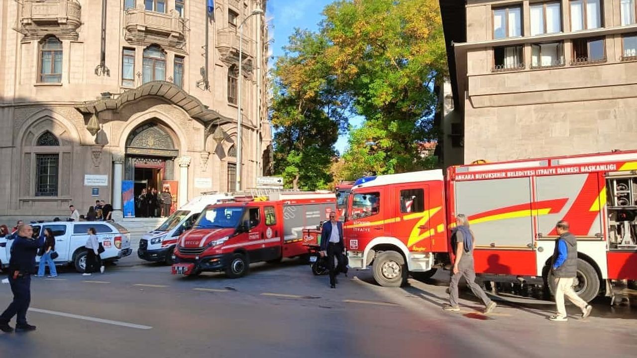 Sosyal Bilimler Üniversitesi'nde Duman Paniği: 8 Kişi Etkilendi