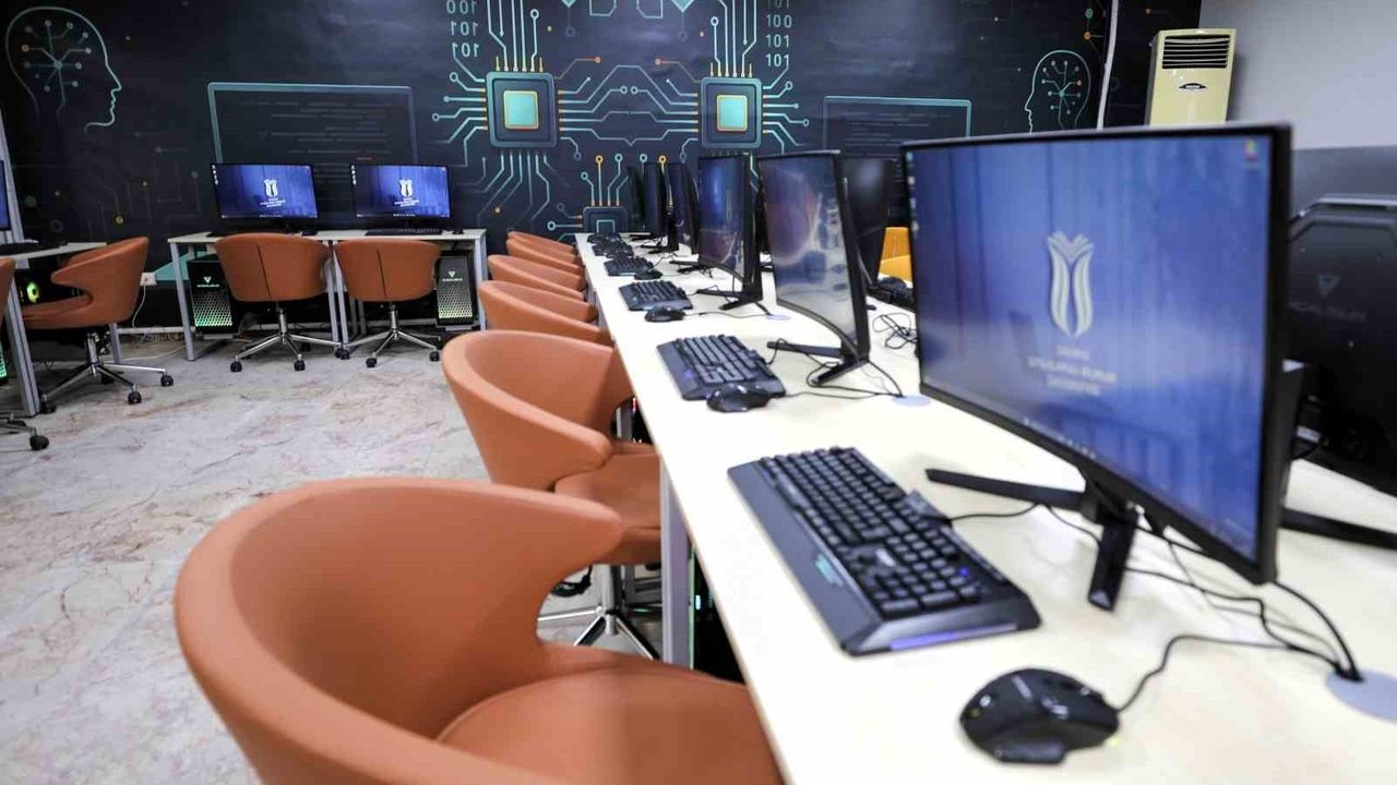 SUBÜ'de Yapay Zeka Odaklı Yazılım Geliştirme ve Sistem Laboratuvarı Açıldı