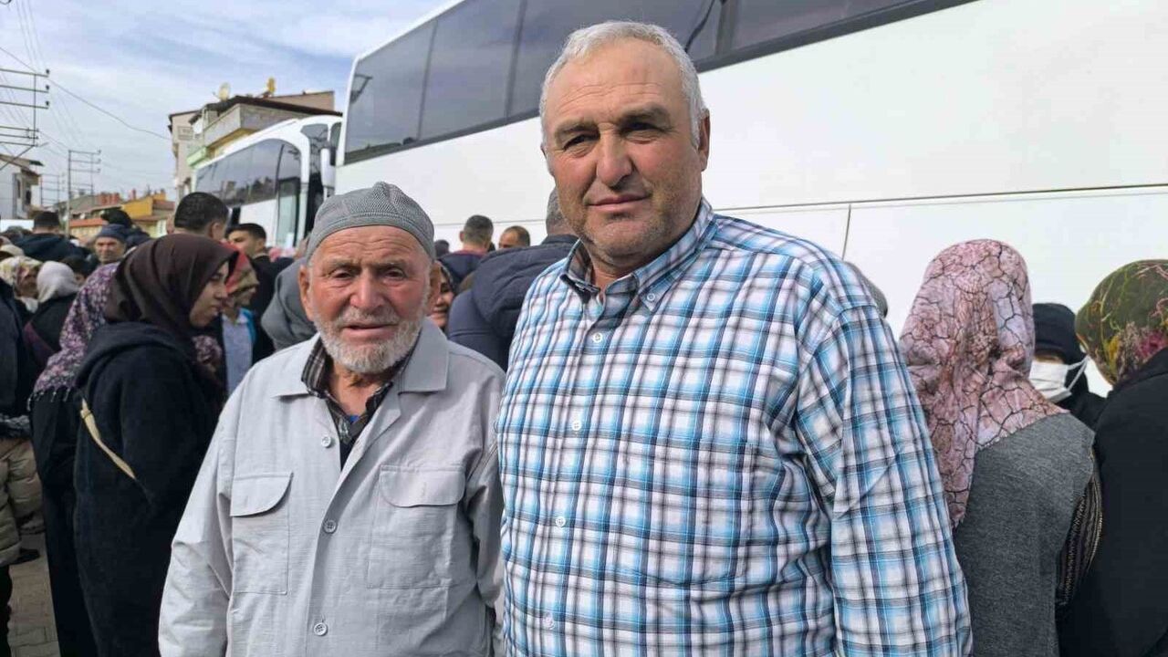 Şuhut’ta Umre Adayları Dualarla Kutsal Topraklara Uğurlandı