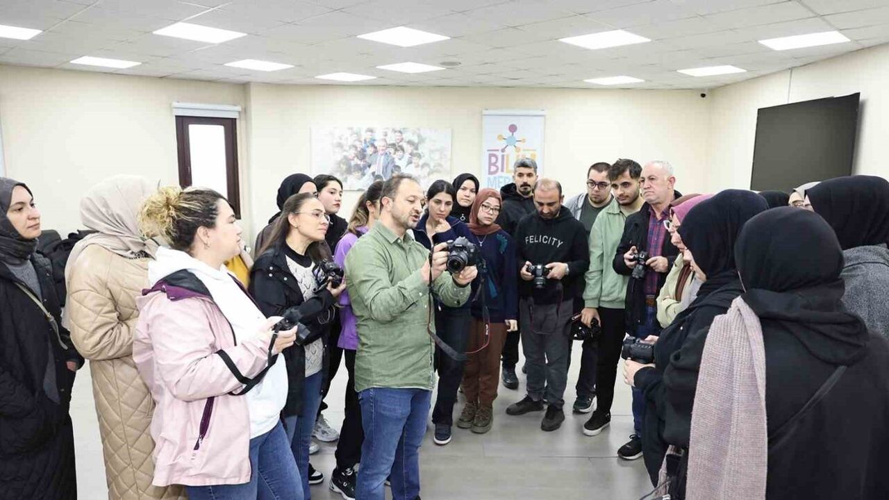 Sultangazi Belediyesi Fotoğrafçılık Akademisi'ne Yoğun İlgi