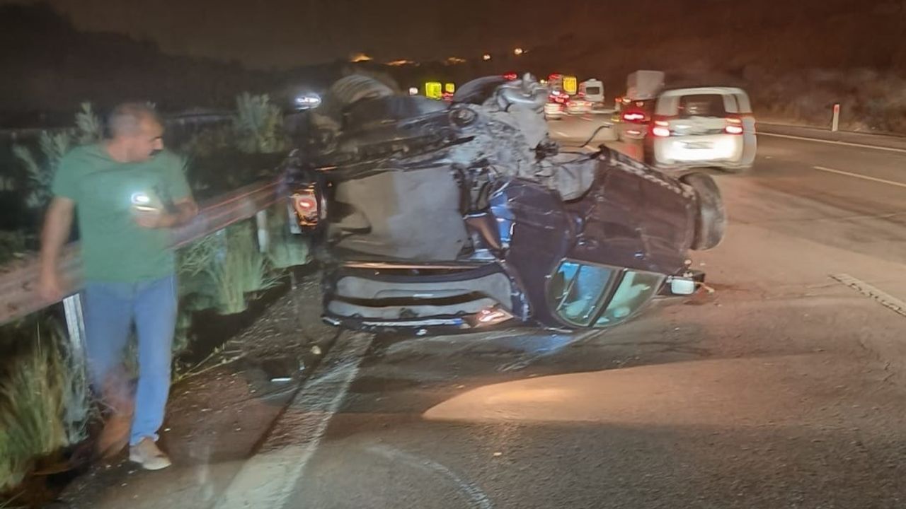 TAG Otoyolu'nda Otomobil Bariyerlere Çarptı: 1 Ölü