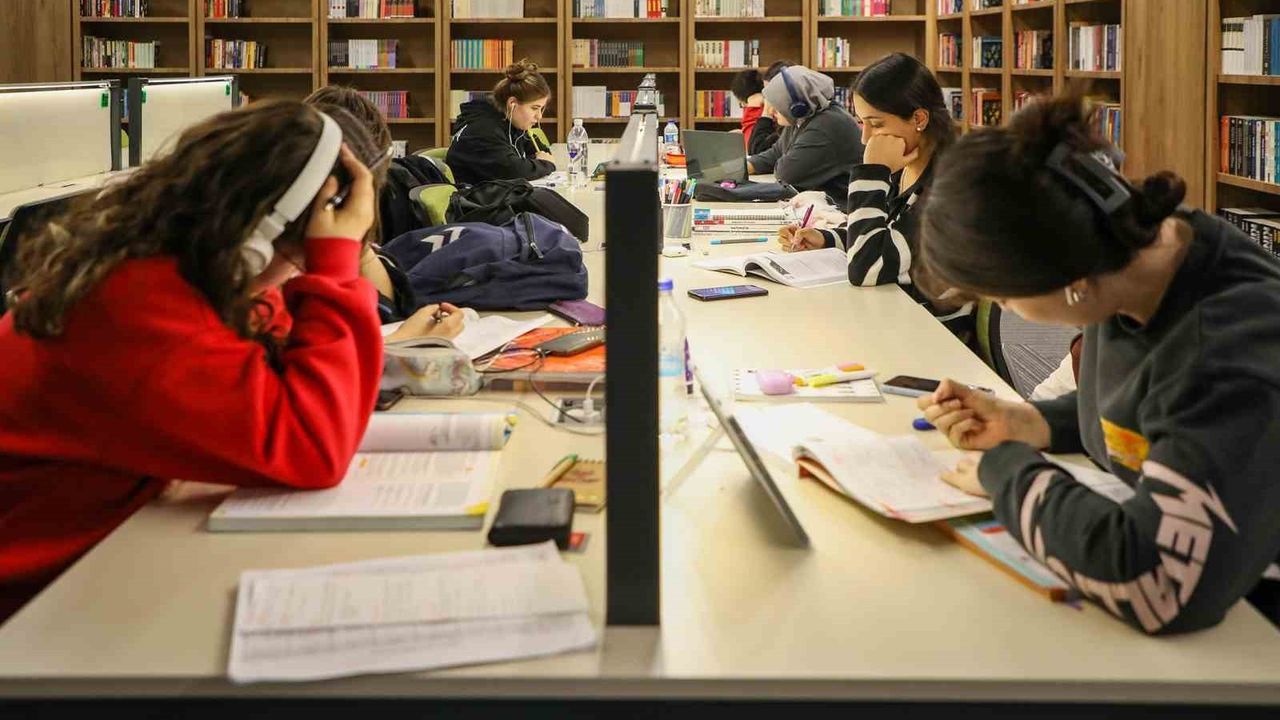 Talas 7/24 Kütüphane 5 Yılda 1 Milyonu Aştı