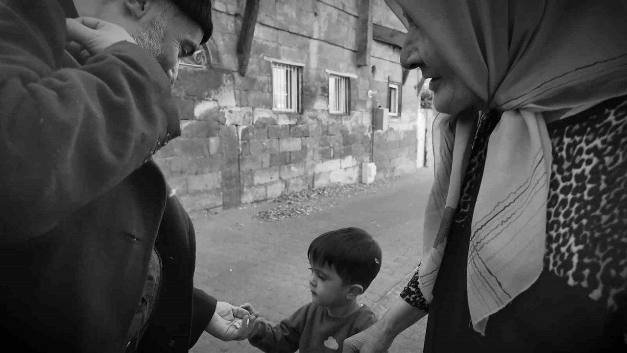 Talas Belediyesi'nden Mavi Boncuklu Cemil Baba Belgeseli