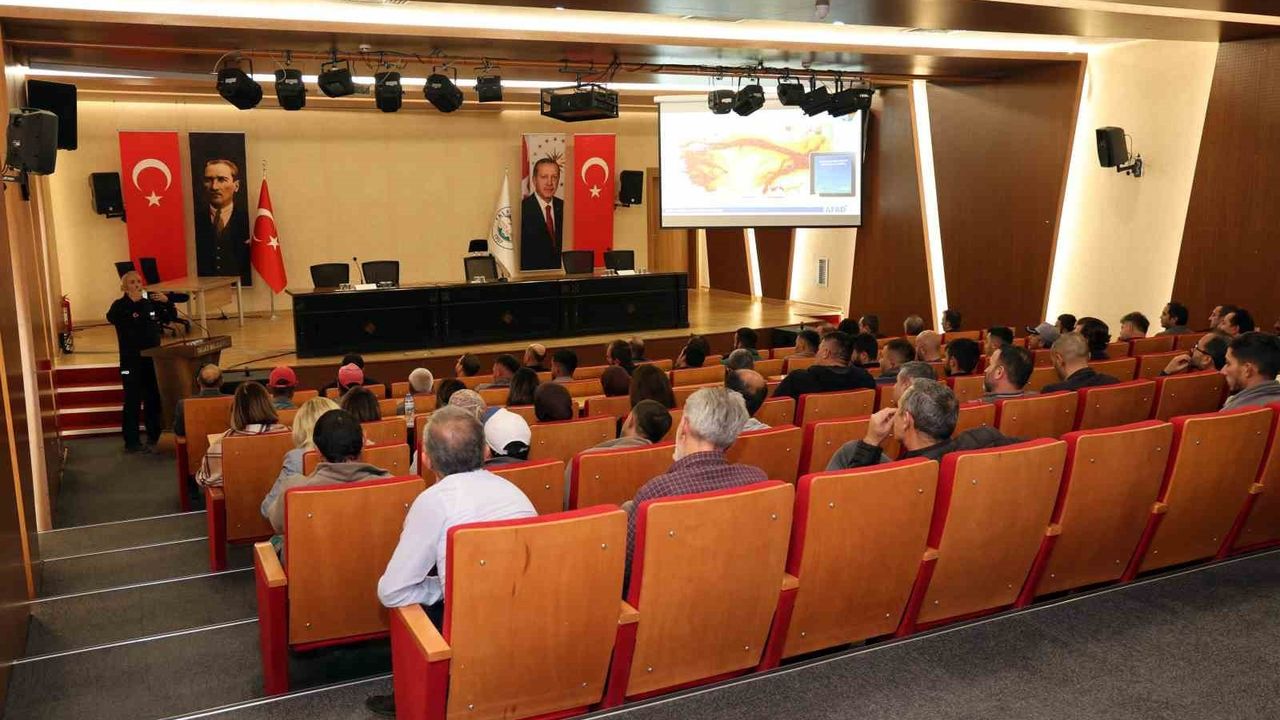 Talas Belediyesi Personeline AFAD ile Afet ve Acil Durum Eğitimi