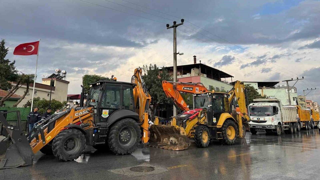 Tarsus’ta Gece Boyu Yağış Mesaisi: Belediyeden Anında Müdahale