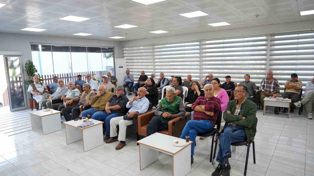 Tarsus'ta 'Yaşlılıkta Ruh Sağlığı' Söyleşisi Emekli Evinde Yapıldı