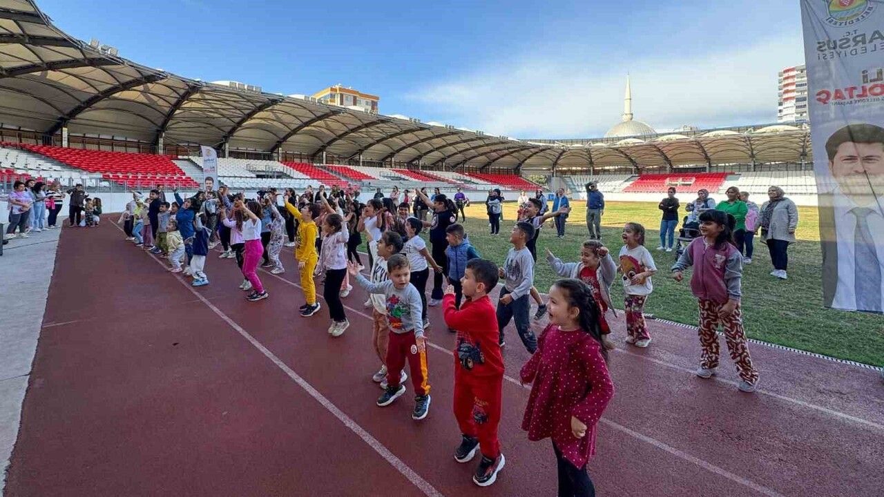 Tarsus’ta Zumba Kids Coşkusu: Çocuklara Hareketli Ara Tatil