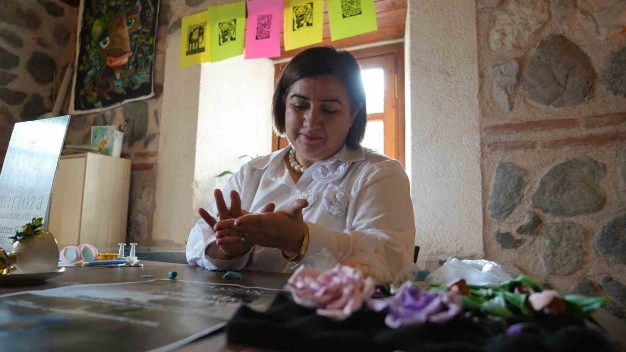Taşhan’da Kadın Eliyle Sanat: 517 Yıllık Yapıda Geleneksel Atölyeler Canlanıyor