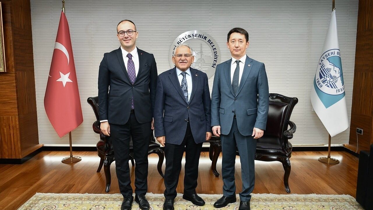 Tataristan Temsilcisi Gataullin Kayseri'de: Başkan Büyükkılıç’ı Ziyaret Etti