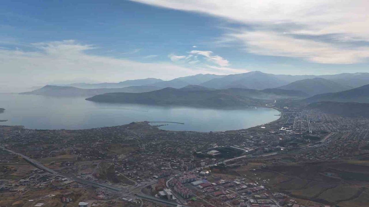 Tatvan'da Sonbahar: Van Gölü ve Nemrut Dağı'nda Kartpostallık Manzaralar