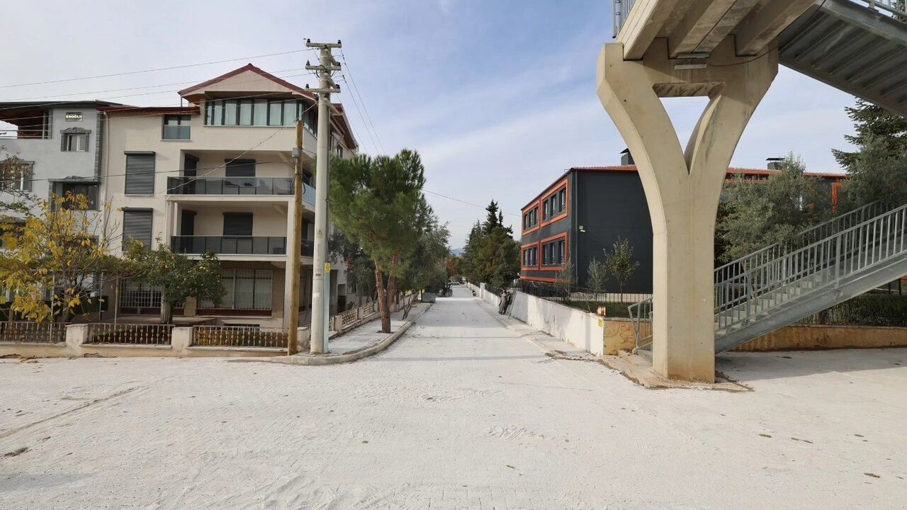 Tavas’ta Alt ve Üstyapı Çalışmaları Hız Kesmedi: Samanlık Mahallesi'nde Kilit Parke Tamamlandı