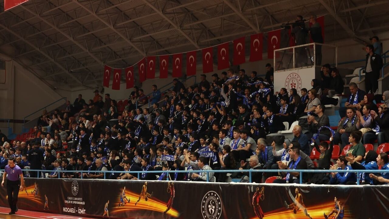 TBL 12. Hafta: Kocaeli BŞB Kağıtspor 67-74 OGM Ormanspor