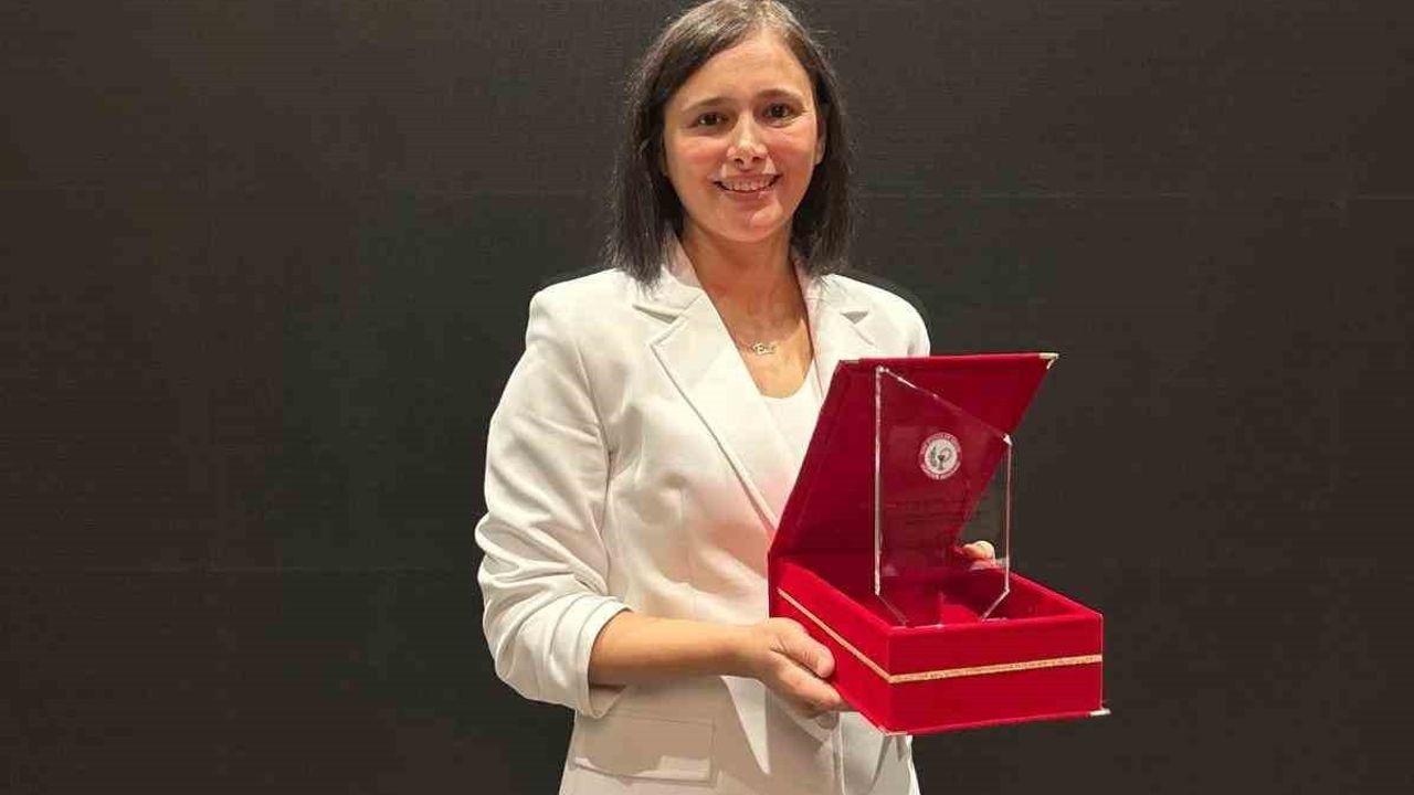 TEB 2025 Teşvik Ödülü Doç. Dr. Ulviye Acar Çevik’e