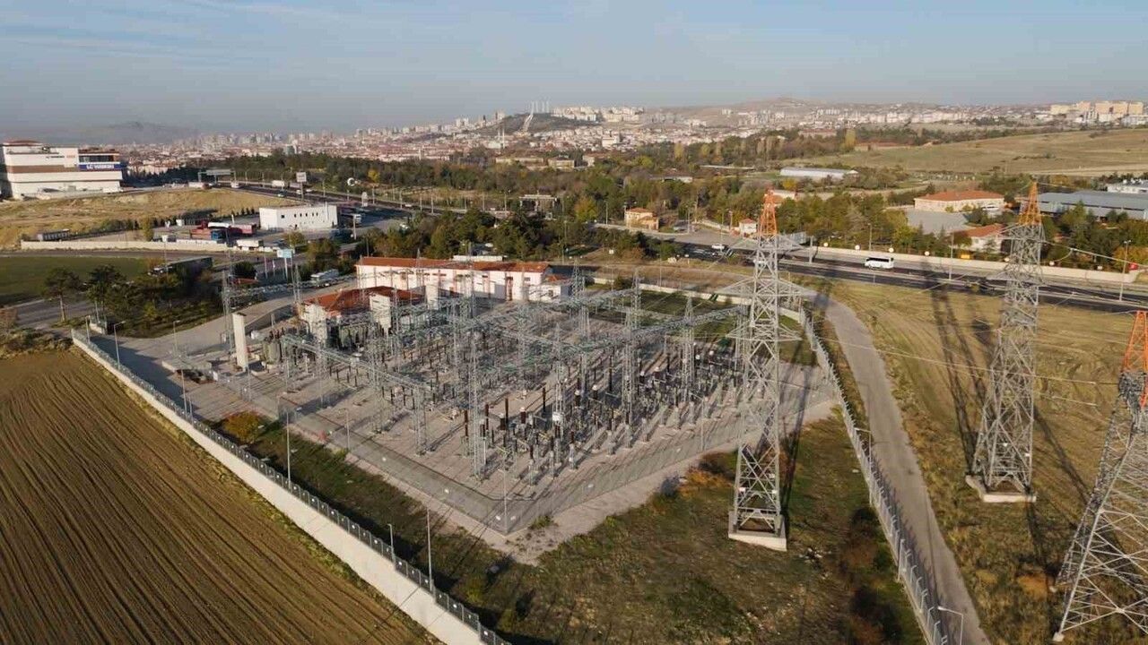 TEİAŞ helikopterle yüksek gerilim hatlarını kışa hazırlıyor