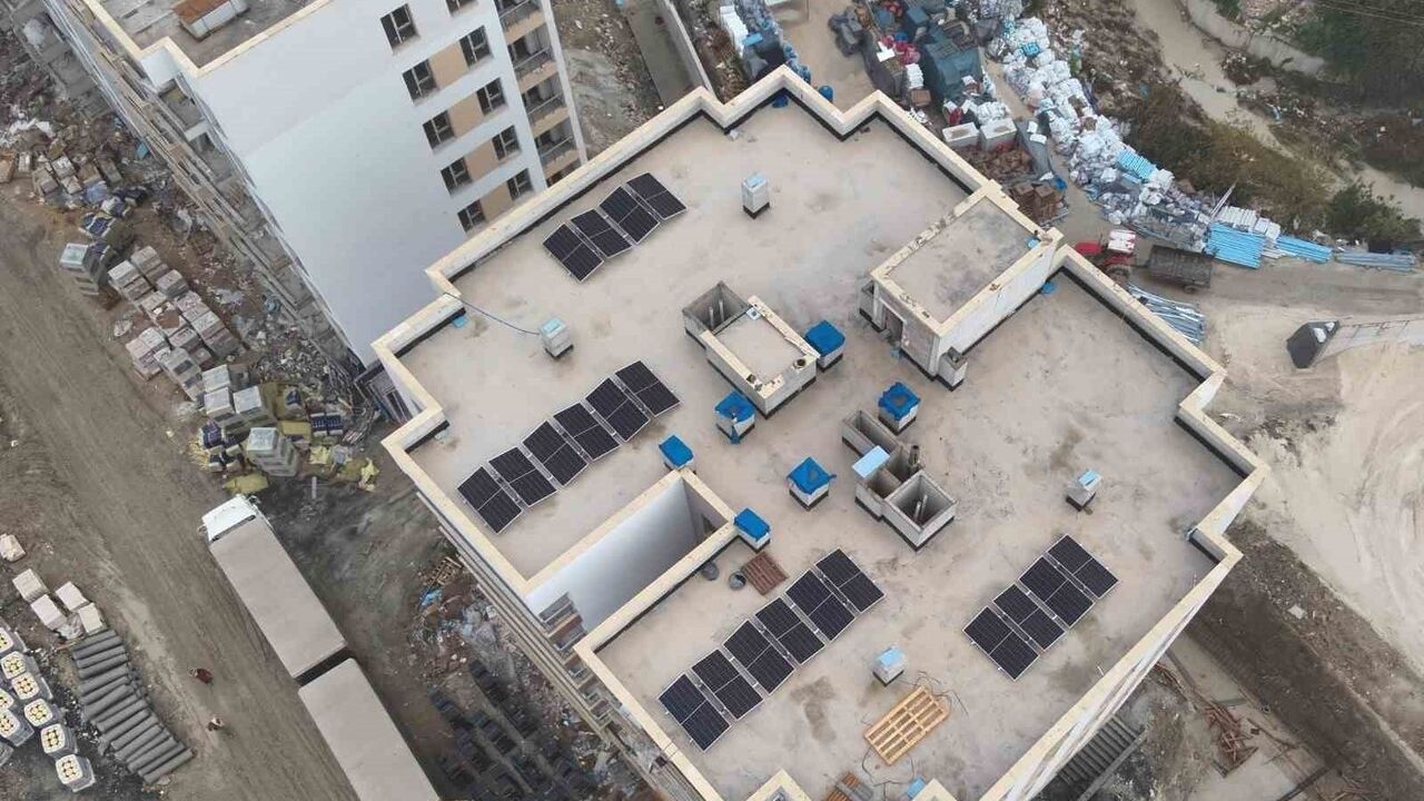 Tek Enerji Hatay'da 26 Blokta Çatı GES ile 500 kW'lık Yatırım