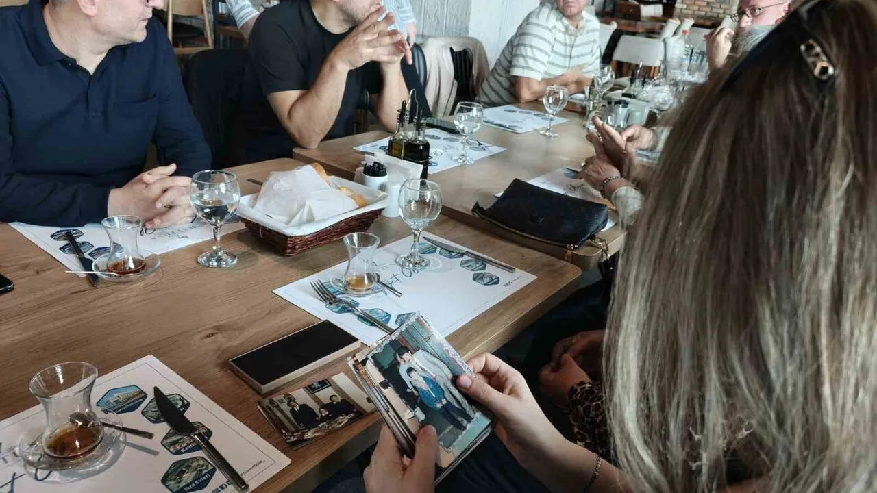 Tekirdağ'da 33 Yıl Sonra İlkokul Buluşması: Meral Topçuoğlu'yla Duygu Dolu Anlar