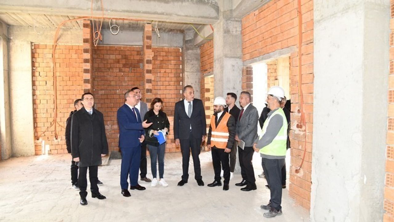 Tekirdağ'da Eğitim Yatırımları Hızlandı: Vali Recep Soytürk Süleymanpaşa Okullarını İnceledi