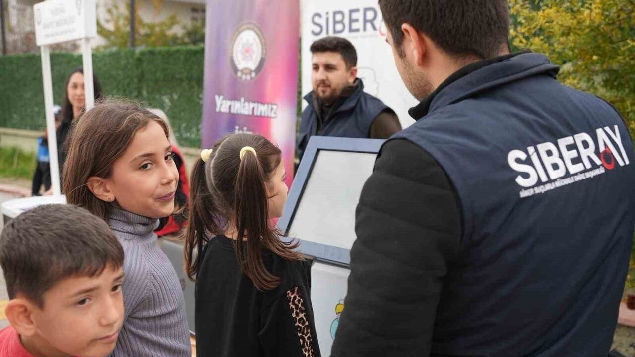 Tekirdağ Emniyeti Çorlu'da Annelerle Buluştu