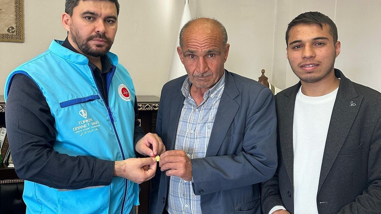 TEOG Birincisinin Altın Ödülünü Babası Filistin'e Bağışladı